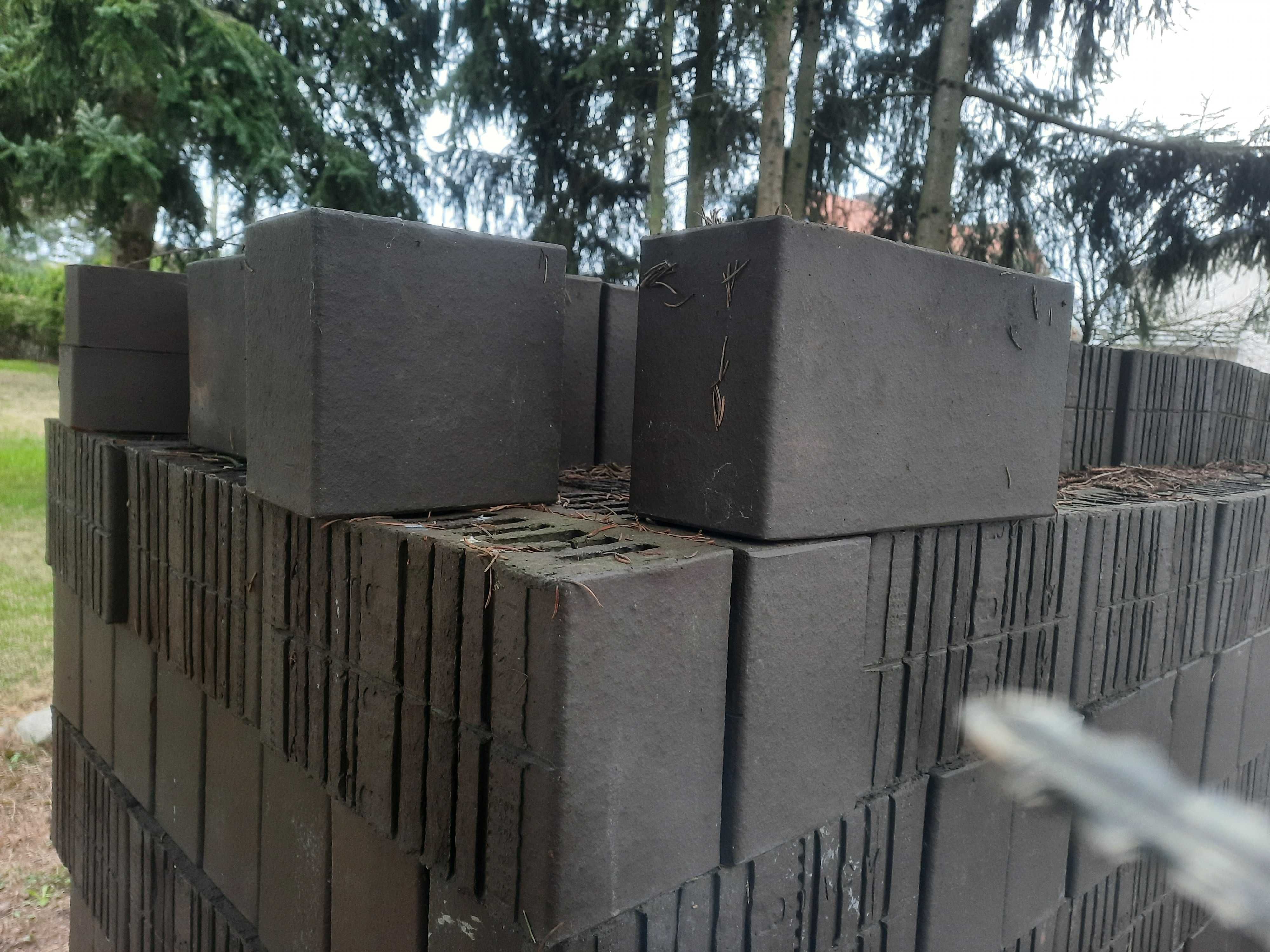 Cegła klinkierowa brązowa architektoniczna h=13 cm, daszki.