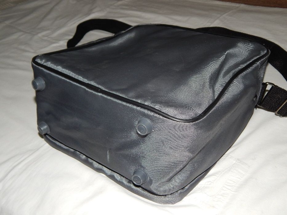 Нейлоновая сумка-портфель Airborne.