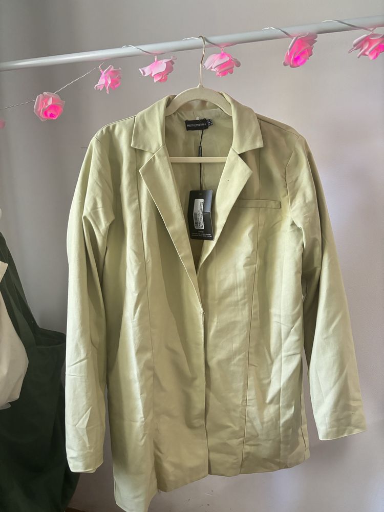 Sukienka marynarkowa oversize pistacjowa Prettylittlething S/36