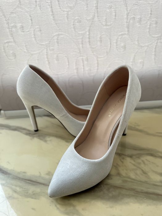 Туфлі велюрові жіночі