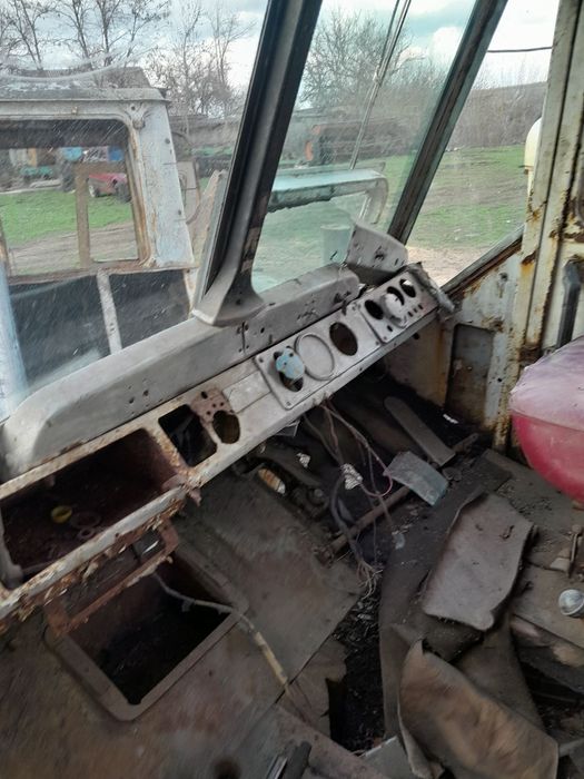 Т-150К в розібраному стані