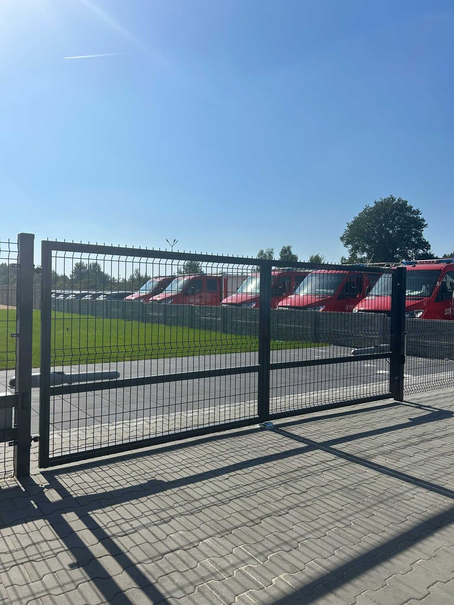 Ogrodzenie panelowe 3D, drut fi 4mm i 5mm z podmurówką lub bez