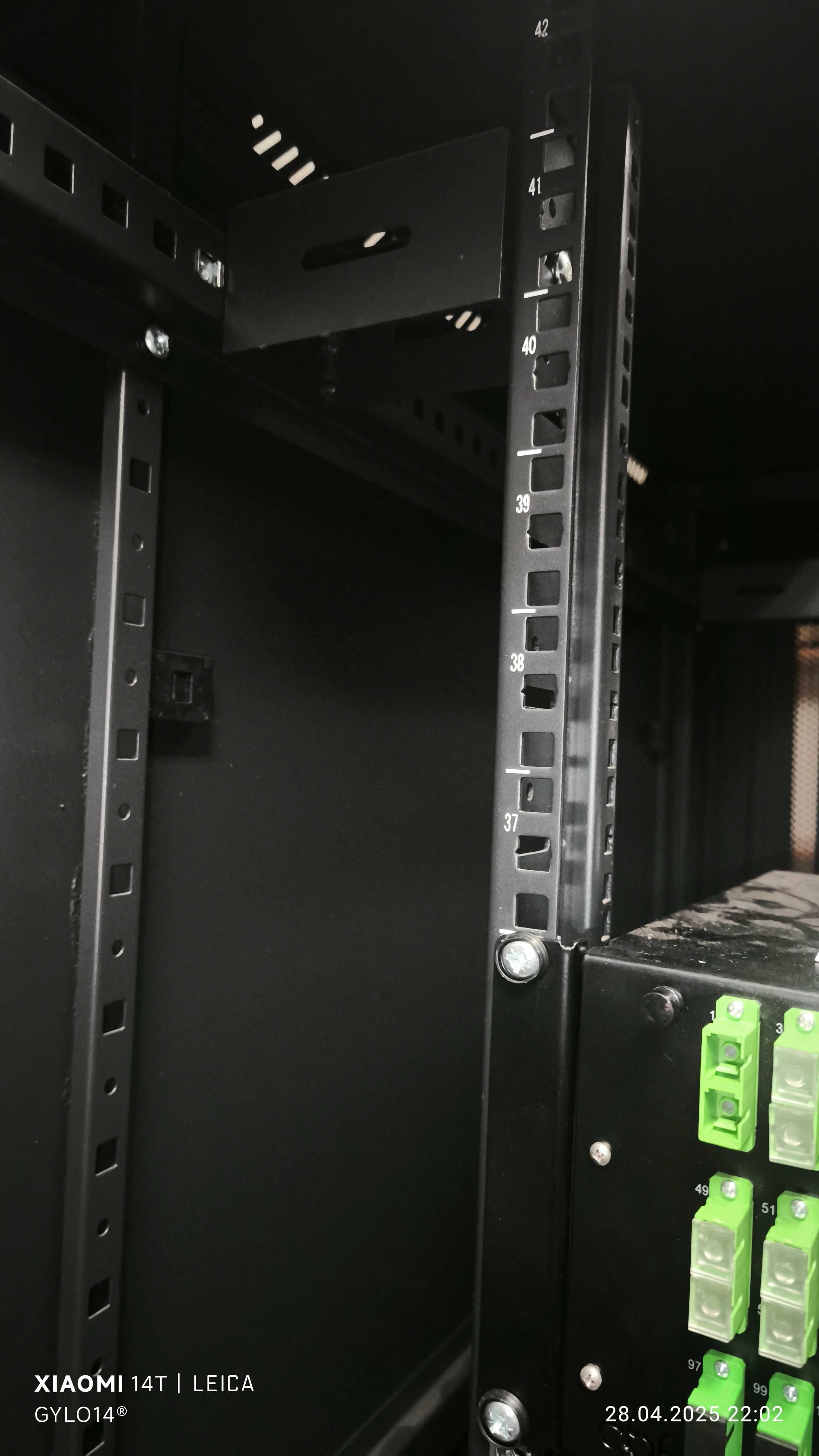 Szafa rack 19" 42U 800x1000, stojąca, ażurowa, czarna