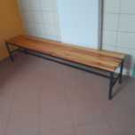 Ławka drewniana na metalowym stelażu, 150 cm x 35 cm, gruba deska