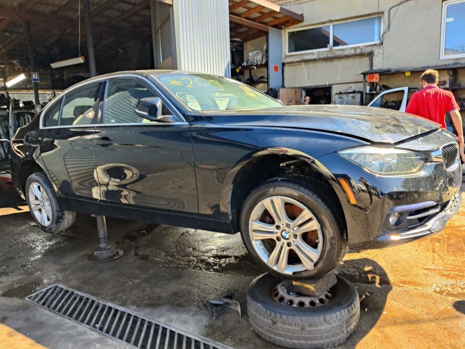 Розбірка на запчастини BMW 3 F30 розборка шрот БМВ Ф30 салон торпедо