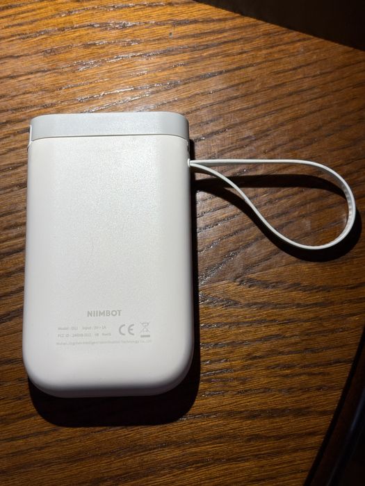 Принтер етикетов NIIMBOT D11
