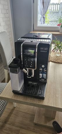 Ekspres De’longhi Dinamica Ecam 350.55.B. Zadbany, dwuletni, 1840 kaw