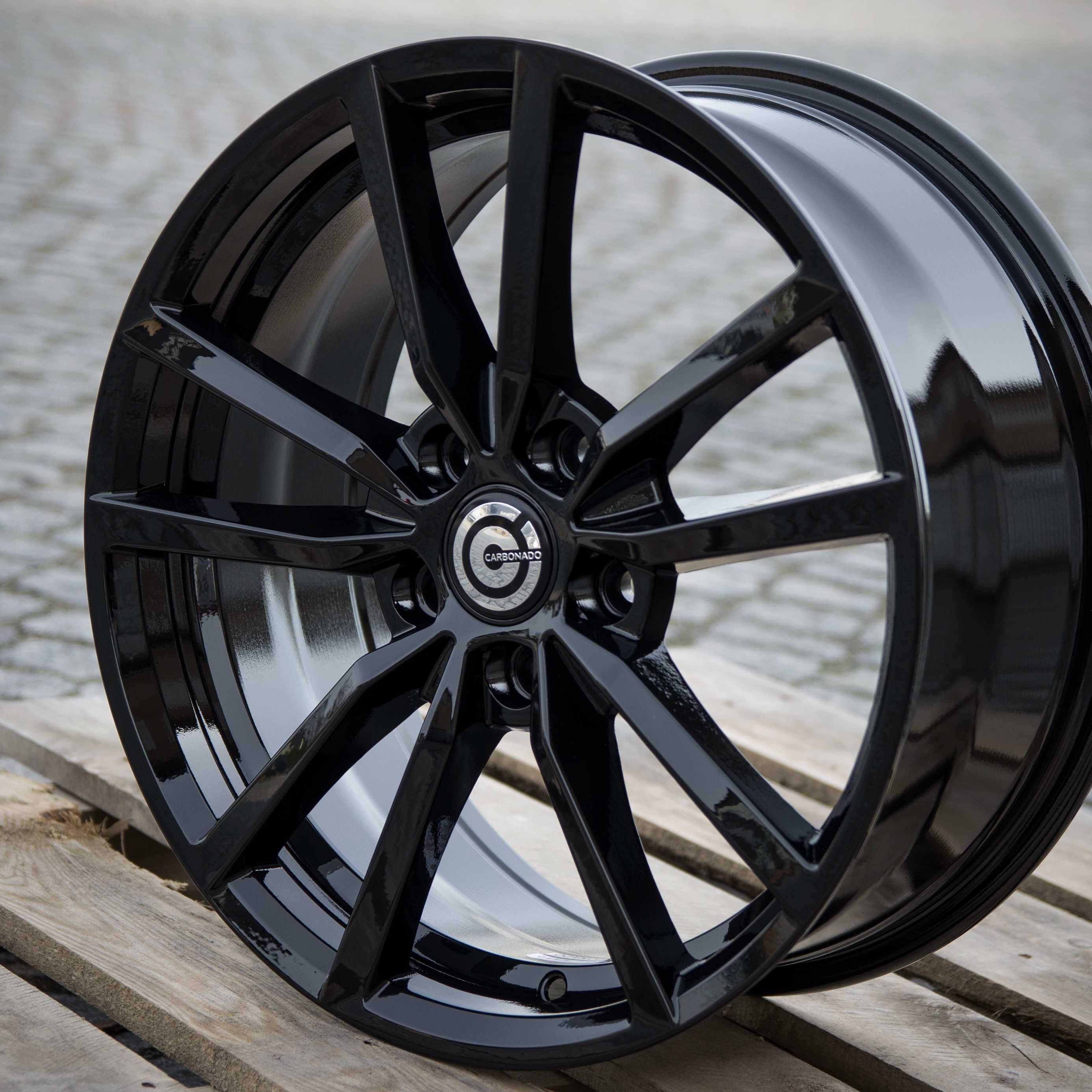 Felgi Carbonado R18 5x112 Audi Vw Golf Passat Skoda Seat Cupra Inne