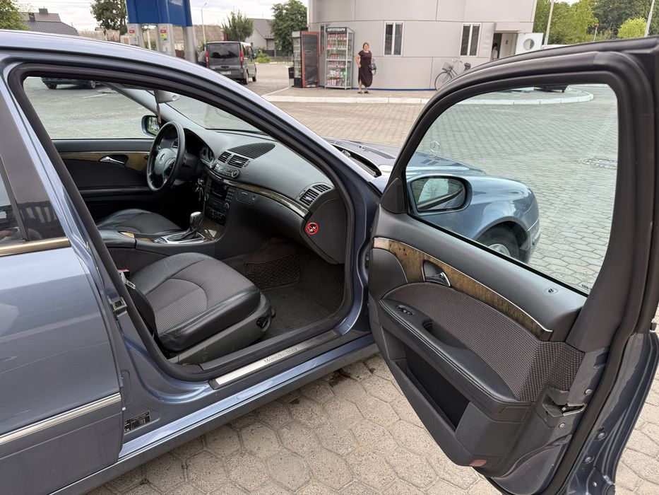 Автомобіль Mercedes-benz 2003 року в гарному стані. Телефонуйте