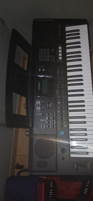 Piano yamaha Psr-E473