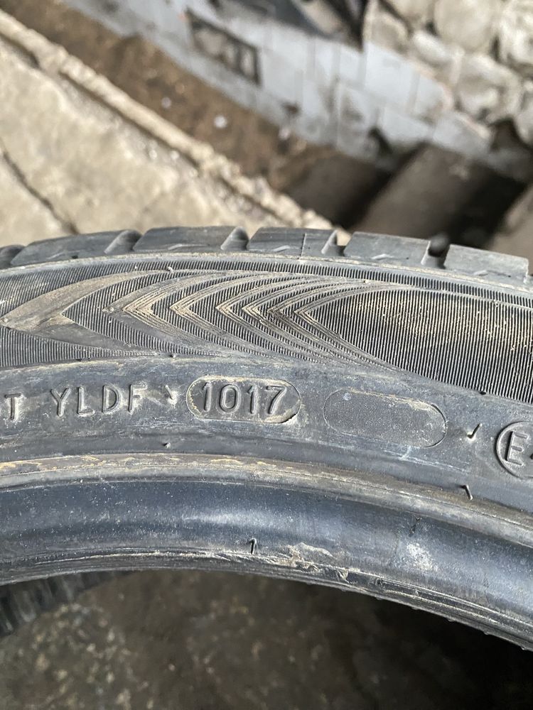 Резина Гумма Шини 225/45r17 Nokian