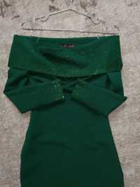 Плаття зеленого кольору зі страми
