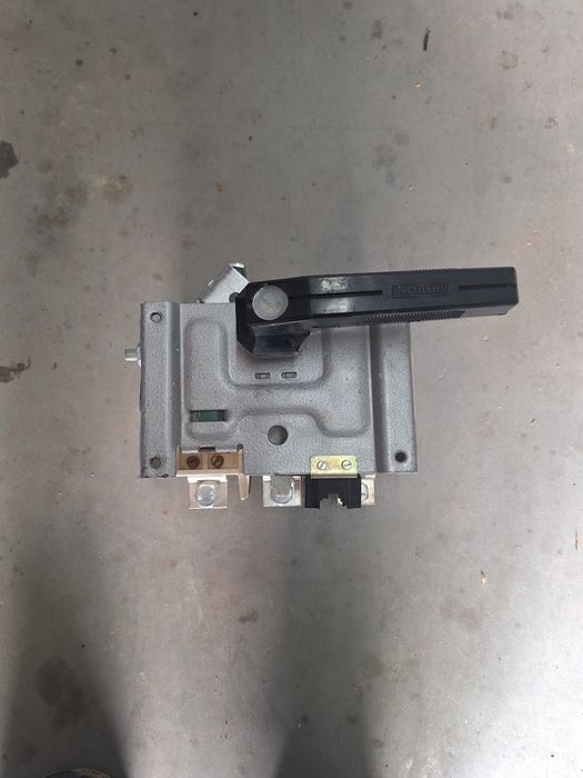 Sprzedam szybki wyłacznik LO 250A