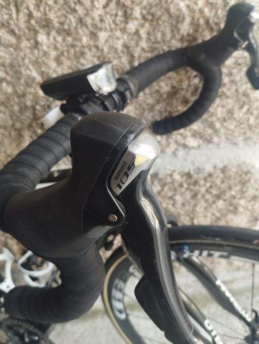 Bicicleta pinarello em carbono