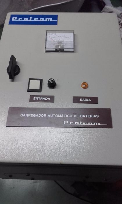 Carregador automático de baterias 24 V