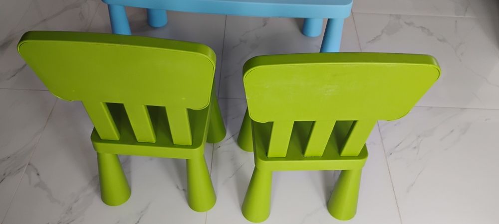 Stolik +krzesełka mamut Ikea