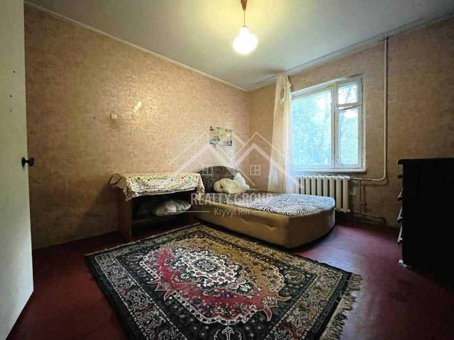 Продаж 2к квартири під ремонт на Сонячному