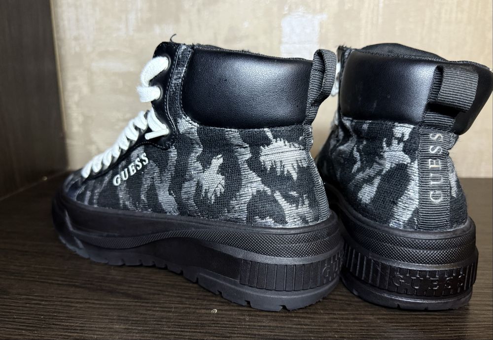 Guess оригинал, размер 37–37.5, стильные и удобные