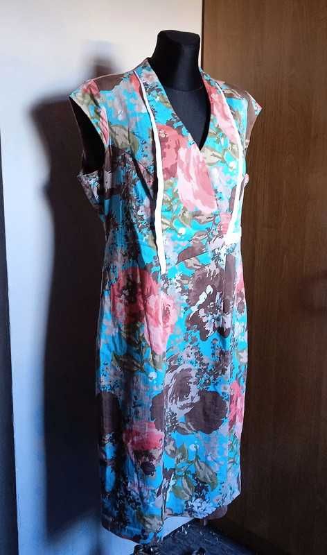 Pretty One sukienka w kwiaty r. 46/48