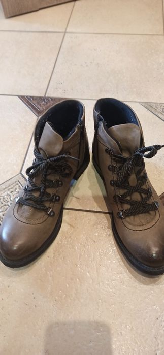 Trapery khaki Lasocki