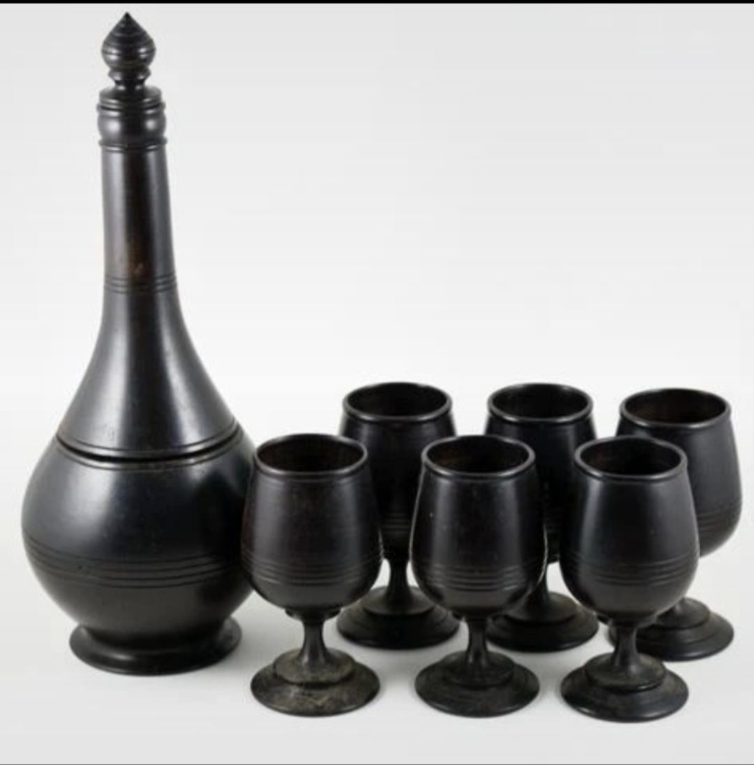 Conjunto Licoreiro em Pau Preto - garrafa + 6 copos