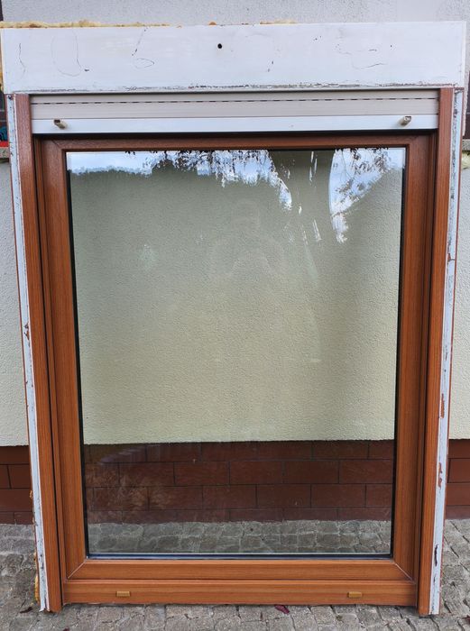 Okno plastikowe z roletą 160 x 146
