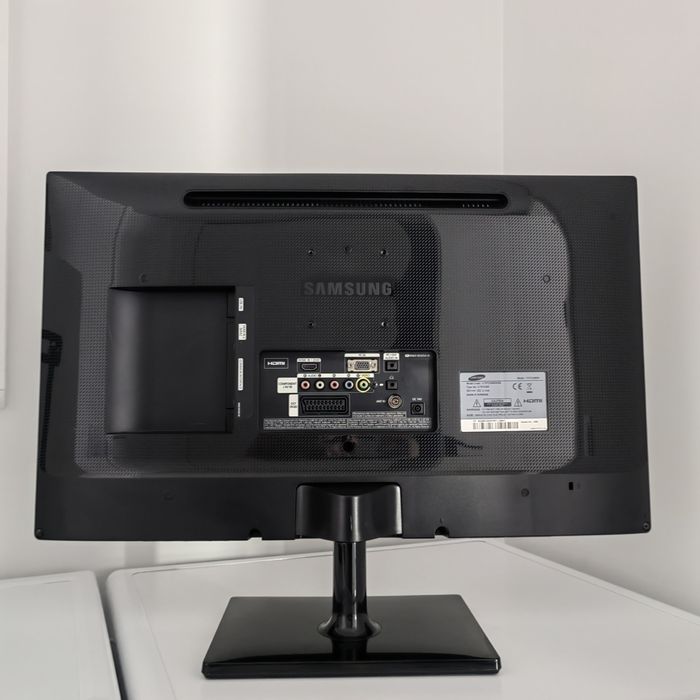Tv Samsung e suporte