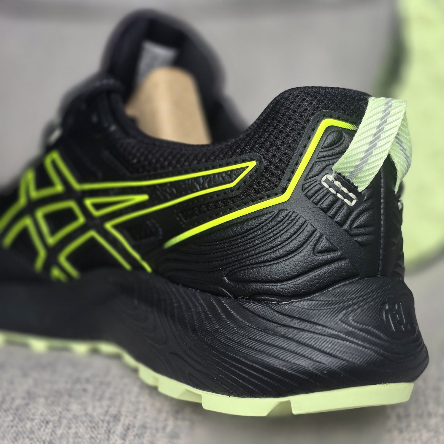 Чоловічі кросівки ASICS