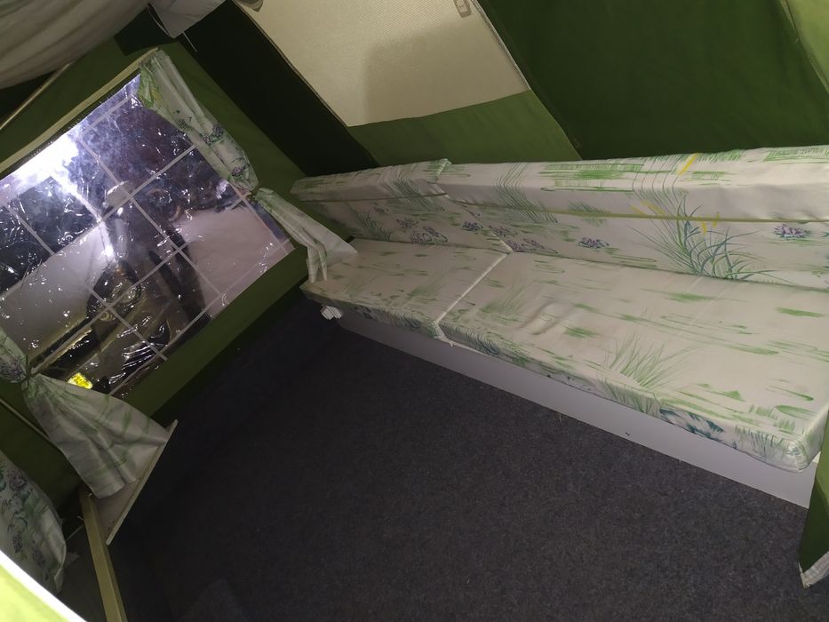 Atrelado tenda (Quarto + Sala) quase novo