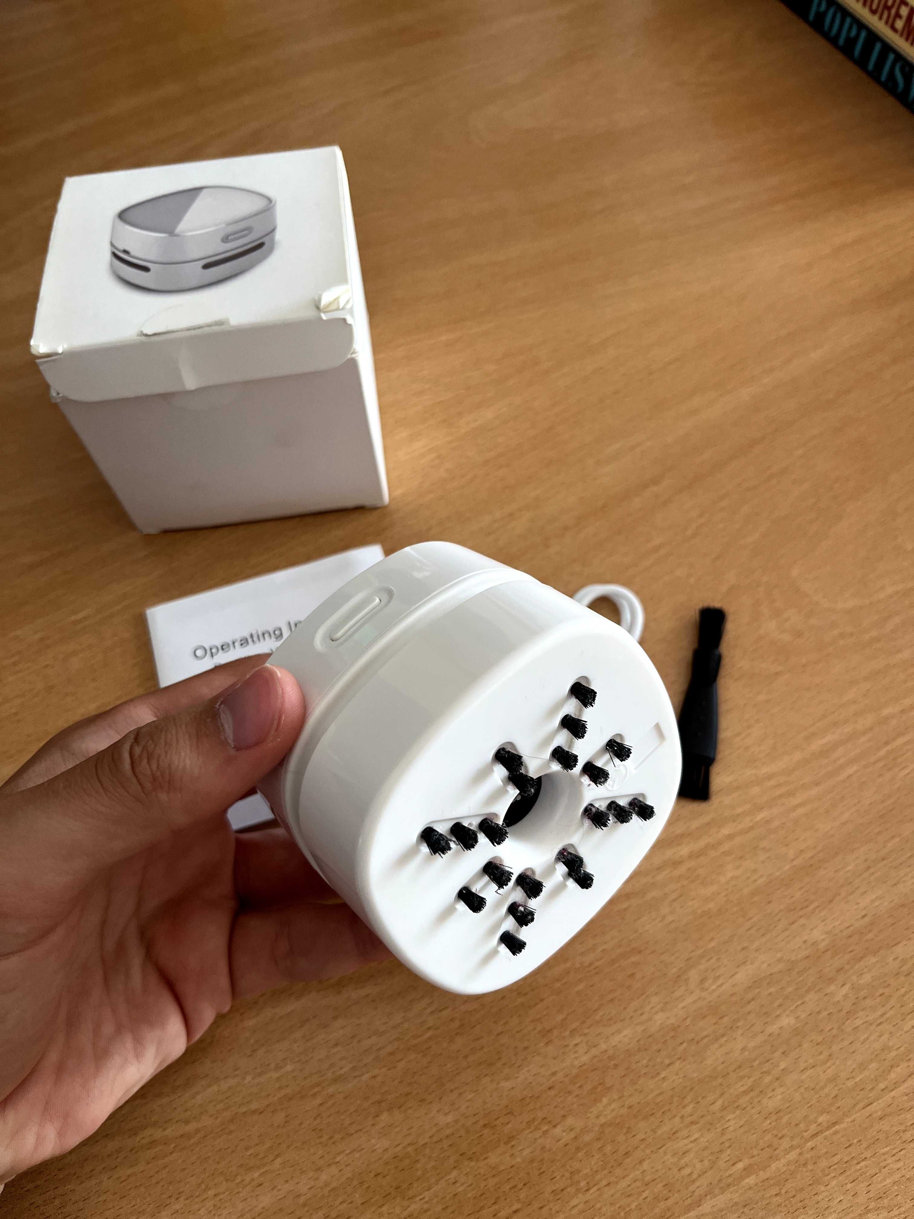 Mini aspirador para secretária