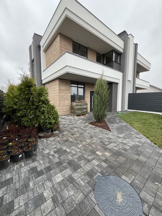 Сучасний дуплекс 136 кв.м, 3 сотки. Залишилась 1 половинка