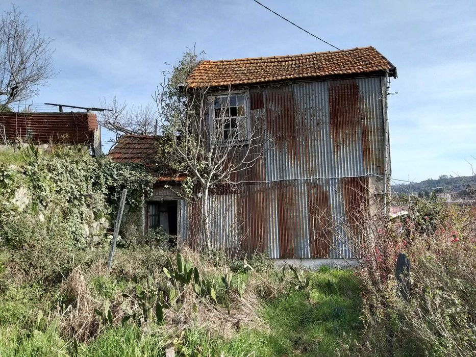 Moradias independentes para  venda na Rua Fafel, 122