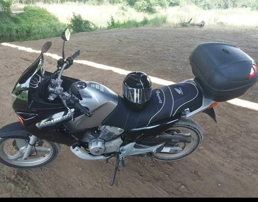 Honda Varadero 125. 2005 rok