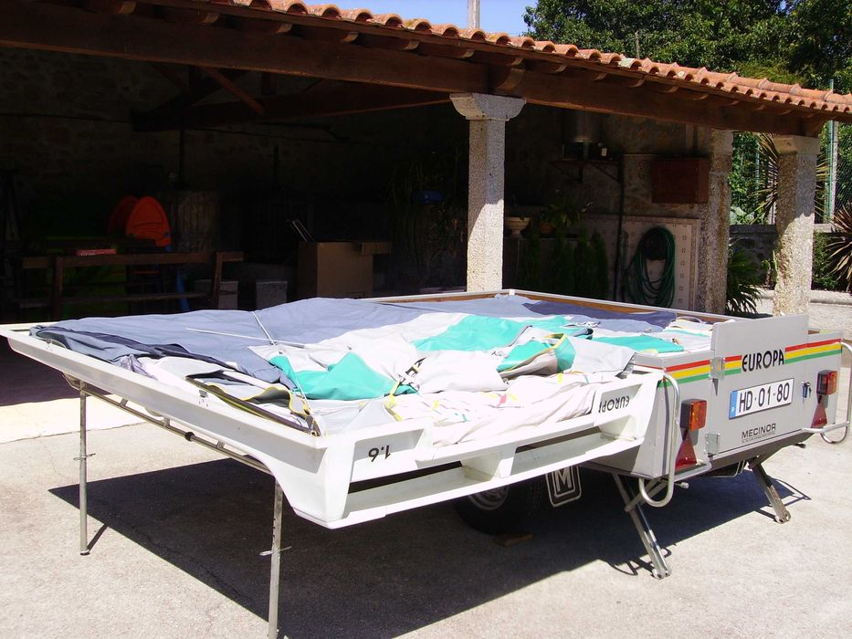 atrelado  tenda com muito pouco usocomo novo