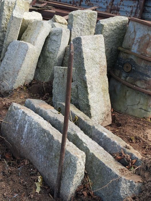 Obrzeża granitowe (krawężniki, łuki)