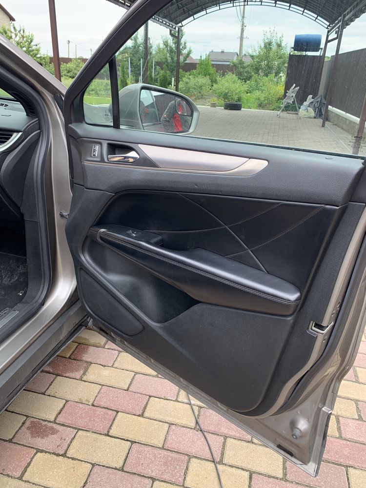 Продам Lincoln MKC 2016