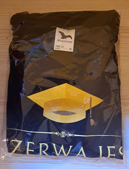 Nowy T-shirt czarny XL "przerwa jest dla ucznia" z dyplomem z podpisem