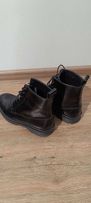 Шкіряні черевики & other stories, 36 р.