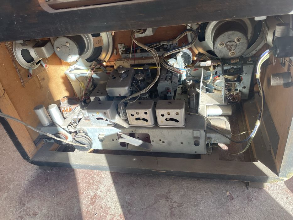 Радіо раритет під відновелення