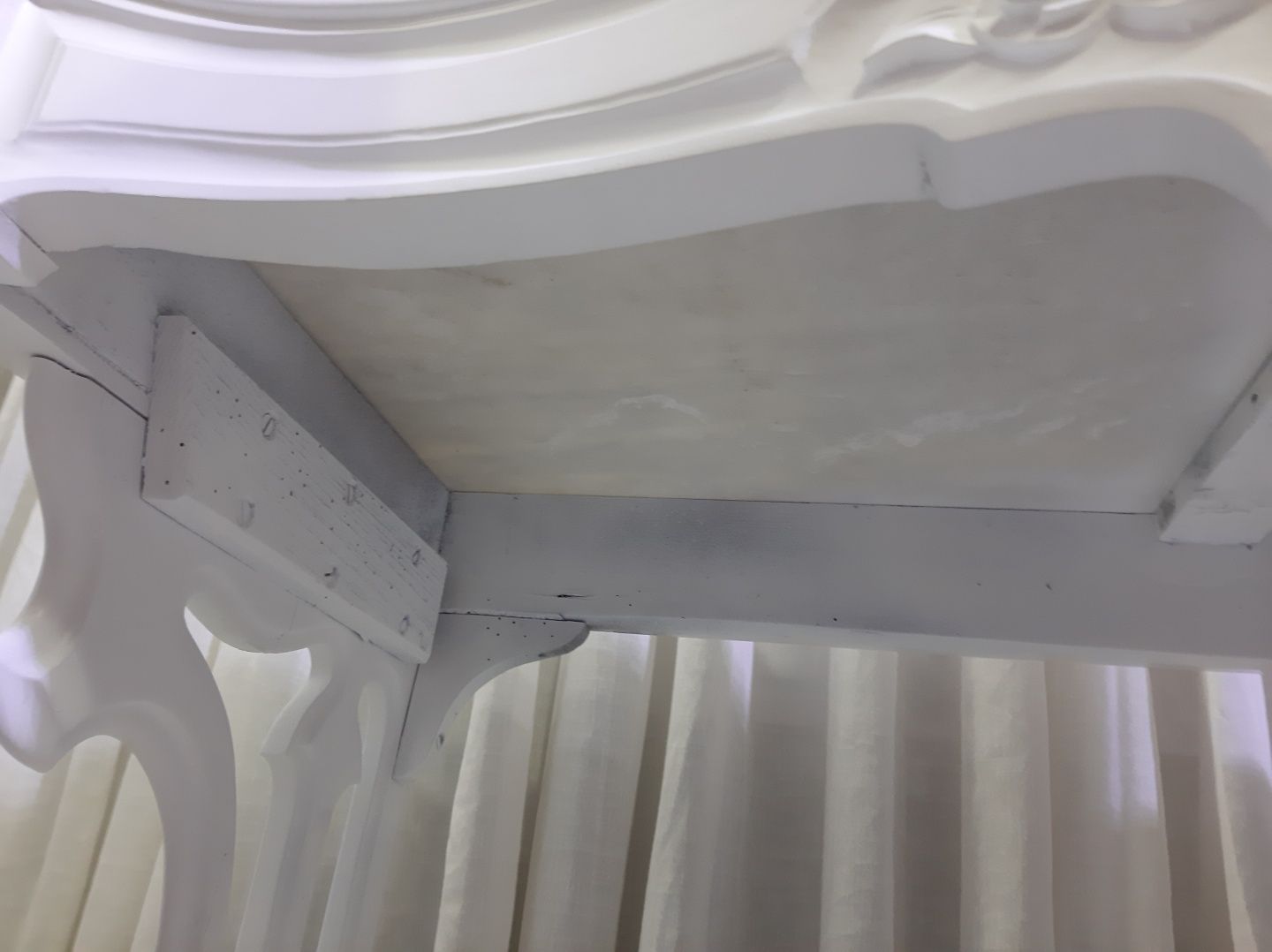 Movel antigo branco