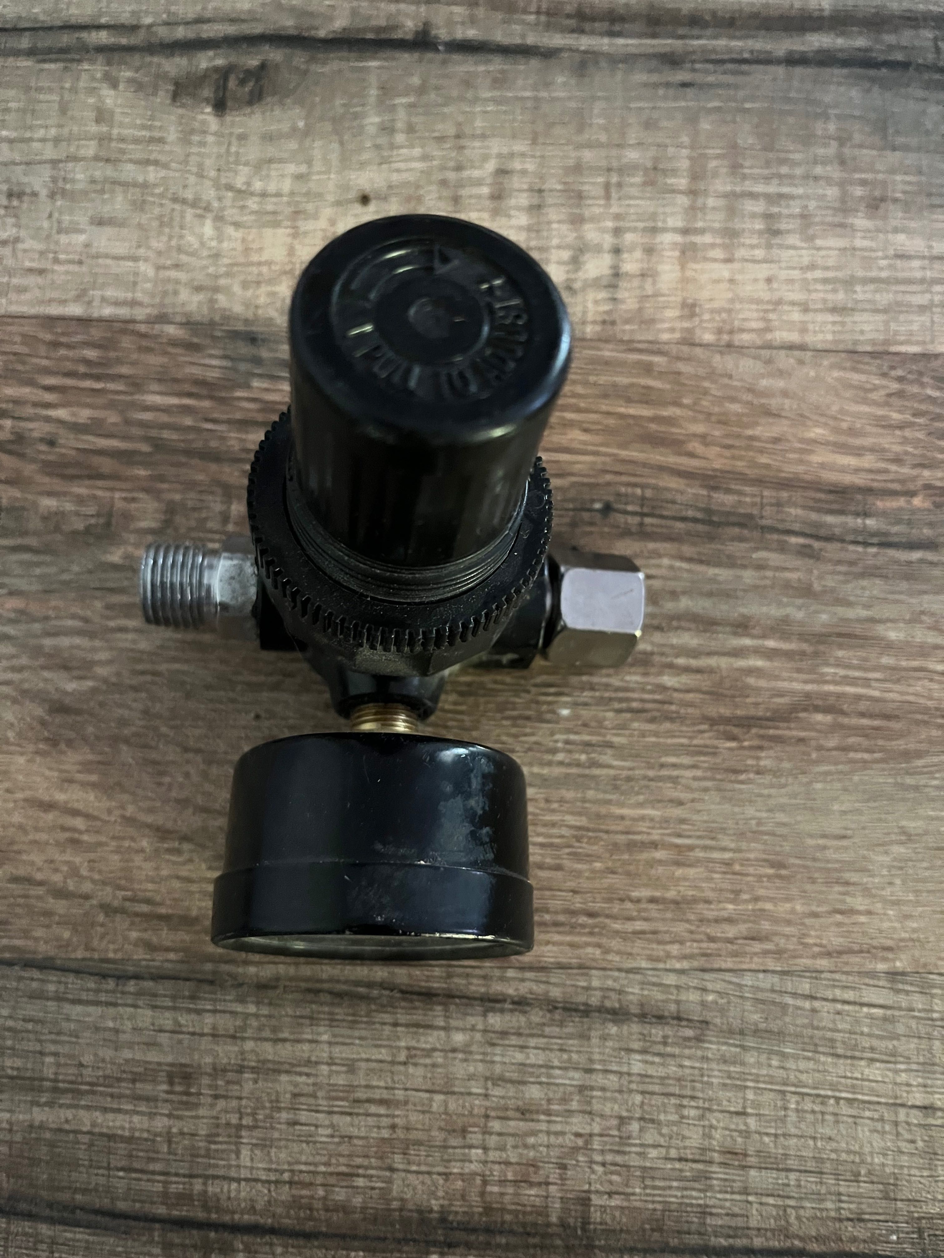 Редуктор с манометром 1/4" MIOL 81-468
