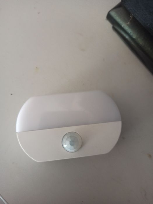 Светильник с датчиком движения