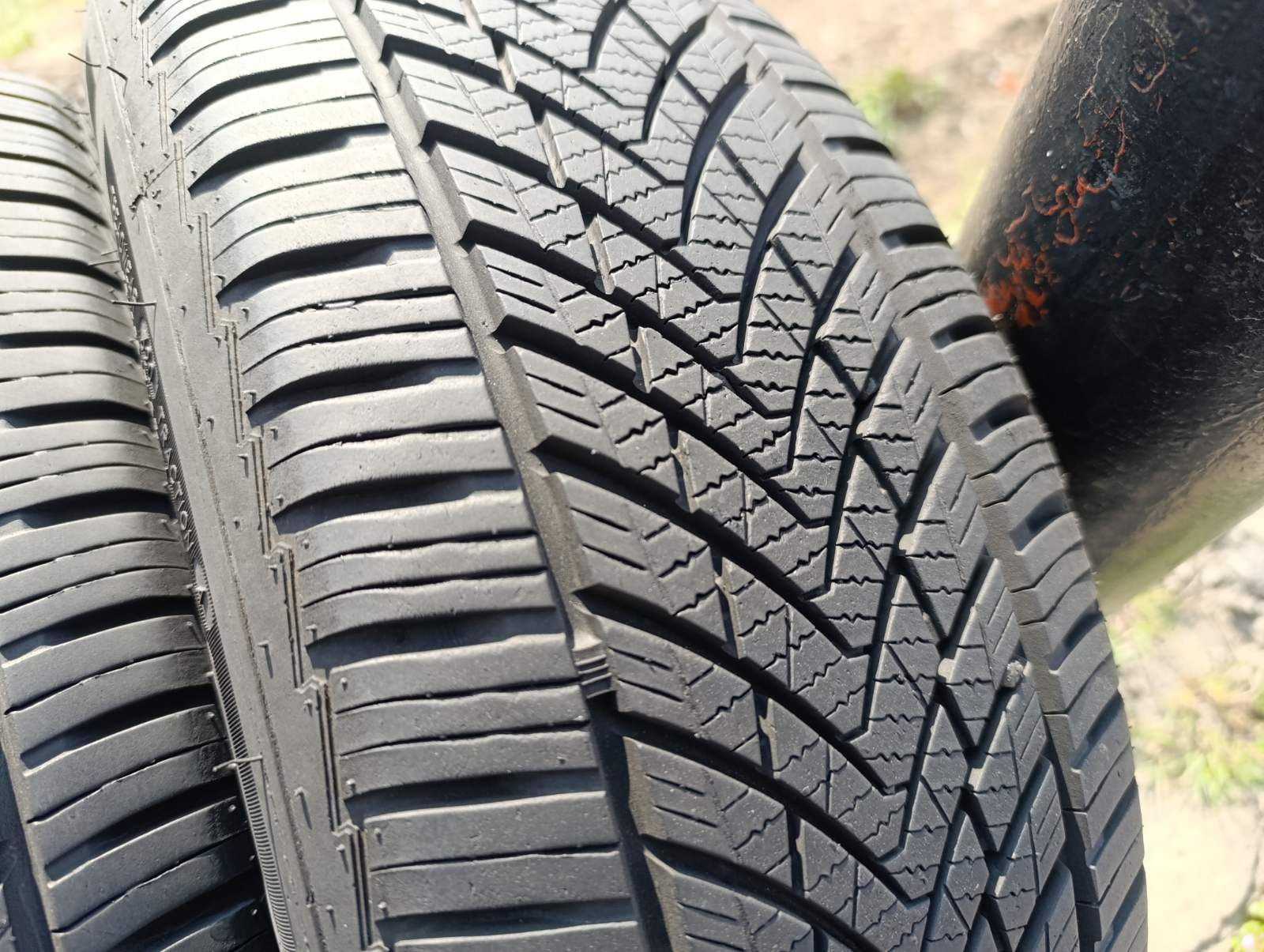 Майже нові всесезонні шини Tracmax 195/60 R15 резина Р15