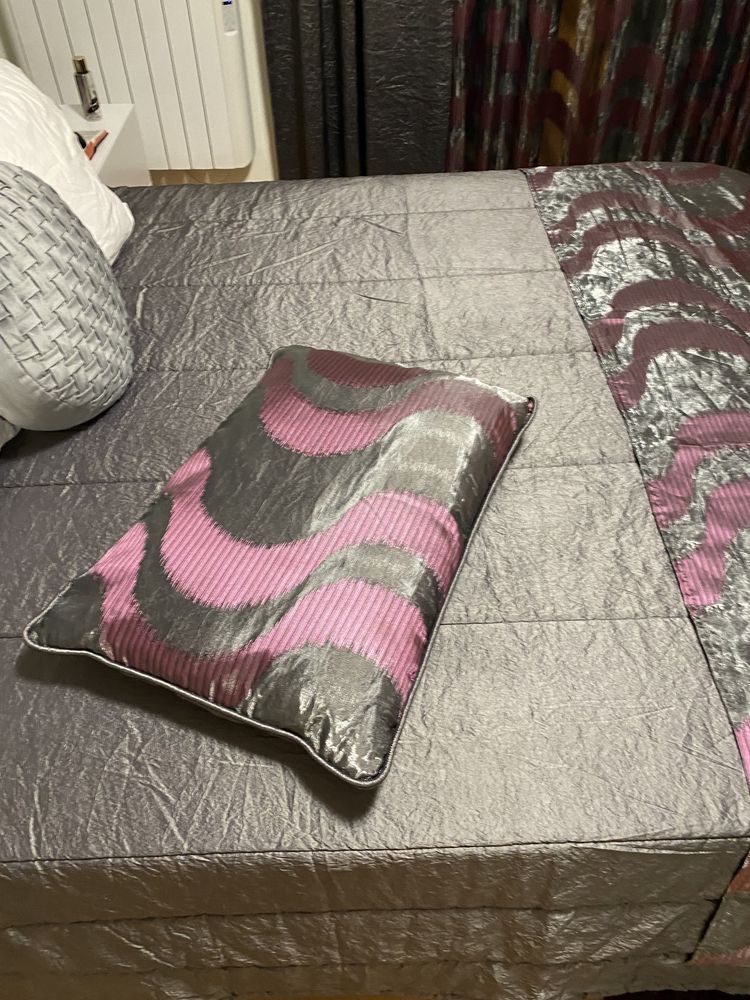 Cortinados de quarto + tapete+ colcha + almofadas