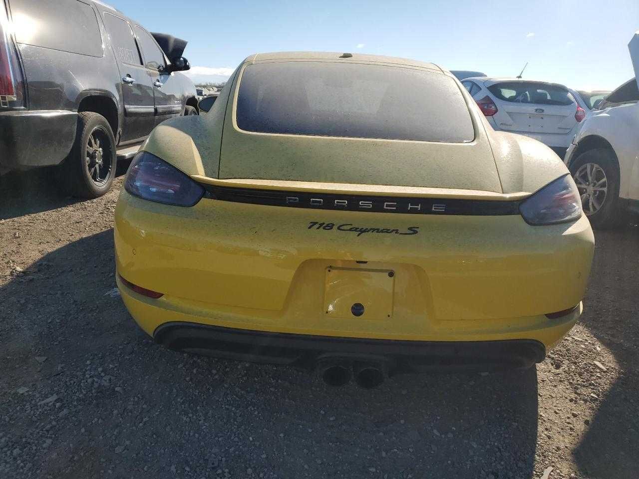 2023 Porsche Cayman S