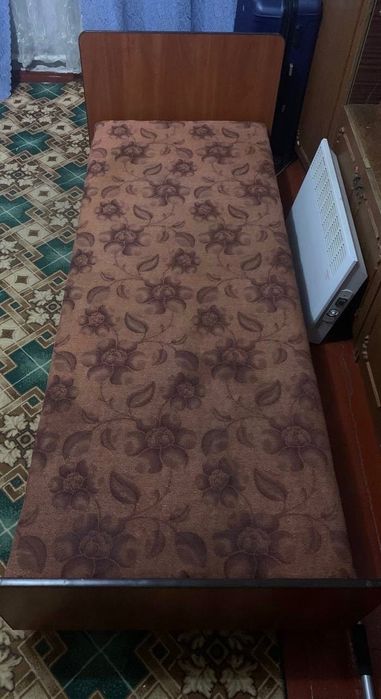 Продам ліжка з матрацом