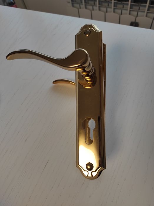 2 zestawy klamek do drzwi pokojowych