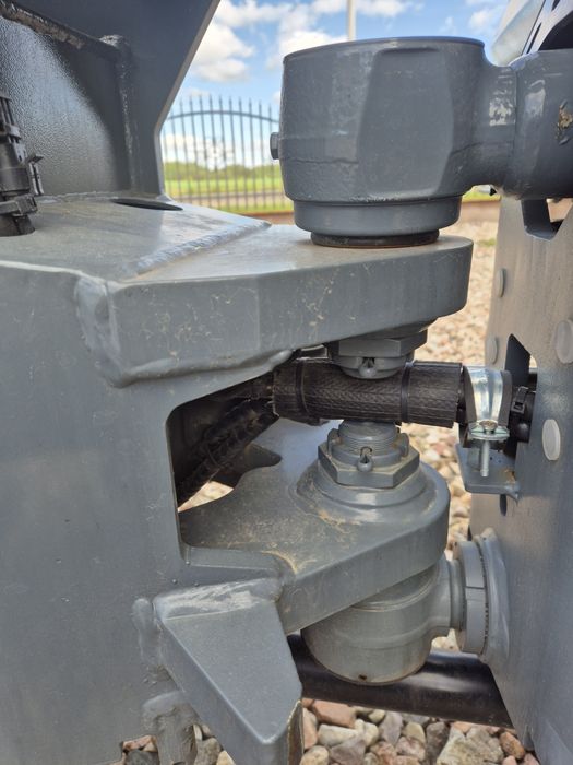 Ładowarka Giant G2500 przegubowa 4x4 udźwig 2200 kg finansowanie 0%