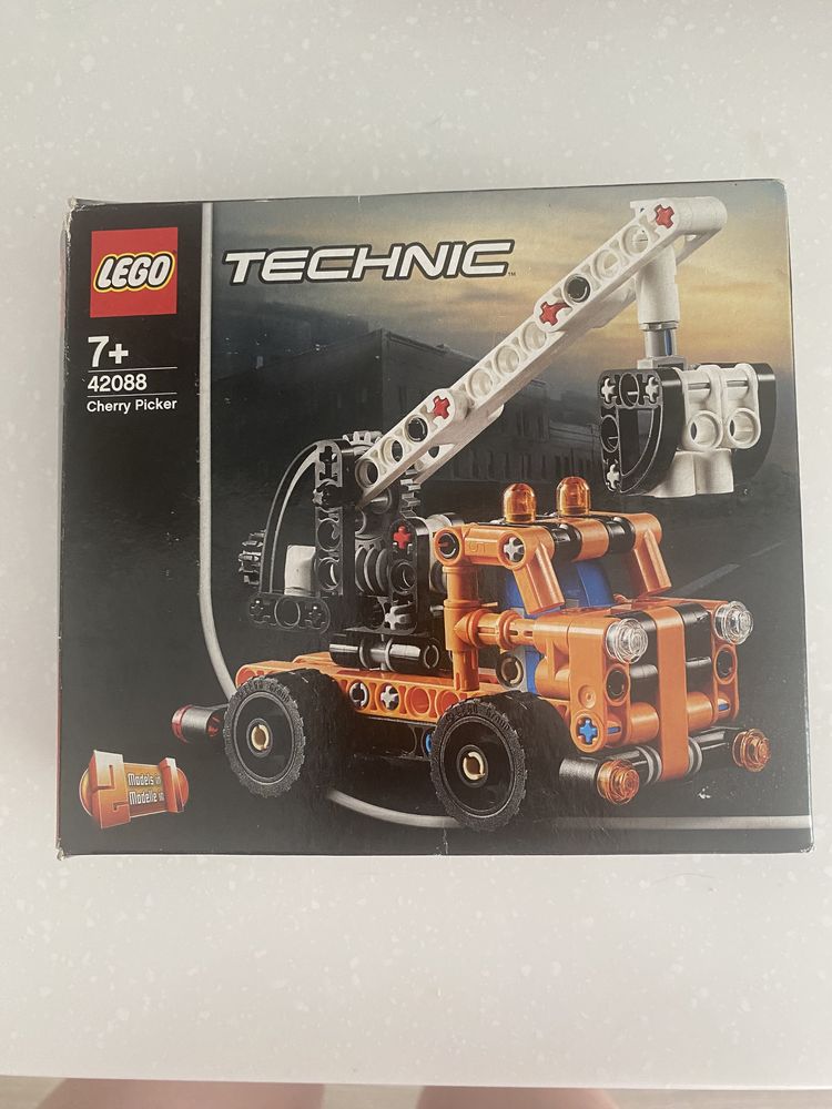 Lego Technic самолет 42025 вертолет 42052 вездеход 42065 и 42088