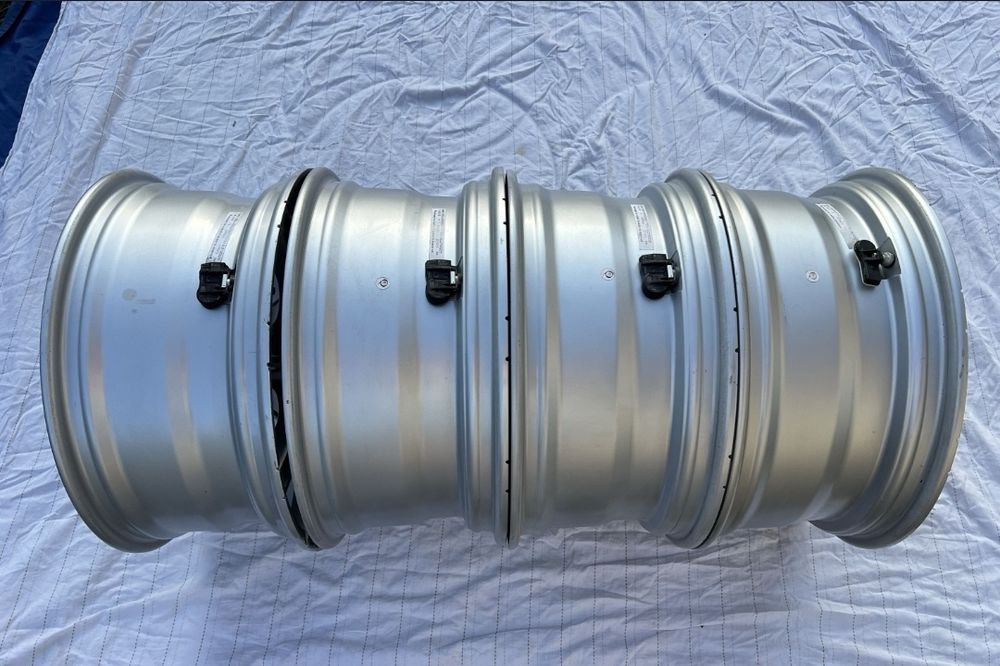 OZ r18 5x114,3 RENAULT Latitude Talisman Laguna Megane Grand Scenic